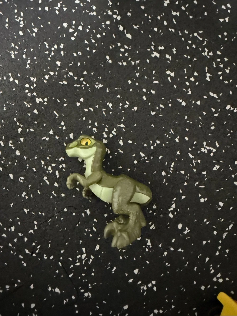 Imaginext Jurassic World Park Figure Raptor Delta Dinosaur 3" - Picture 2 of 3
